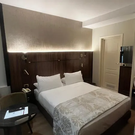 Hotel Zanhotel Tre Vecchi 4*