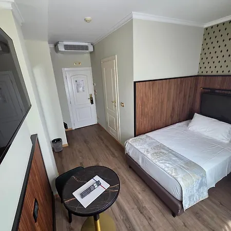 Hotell Zanhotel Tre Vecchi 4*