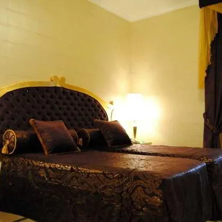 Zanhotel Tre Vecchi 4* بولونيا