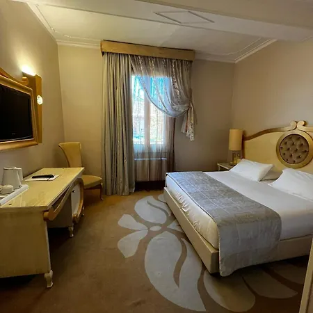 Zanhotel Tre Vecchi Hotel 4*