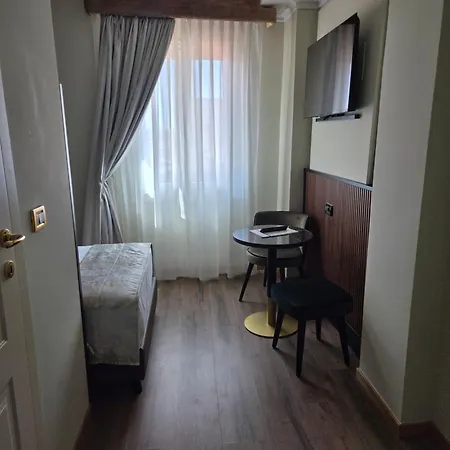 Zanhotel Tre Vecchi فندق