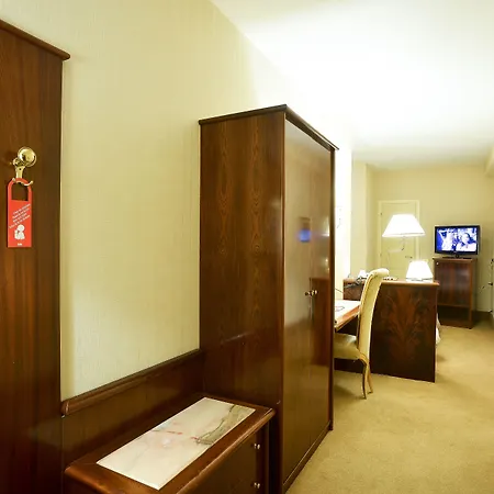 Zanhotel Tre Vecchi فندق بولونيا