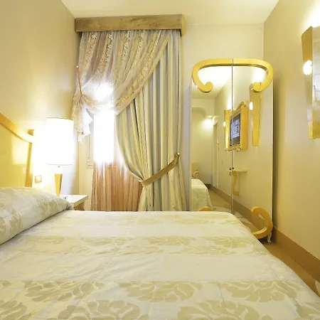 Zanhotel Tre Vecchi بولونيا