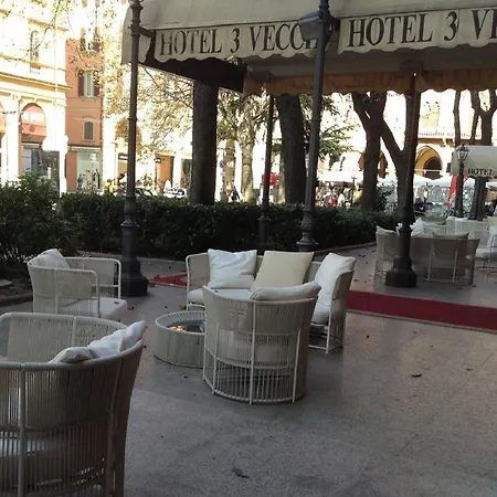 Zanhotel Tre Vecchi فندق بولونيا